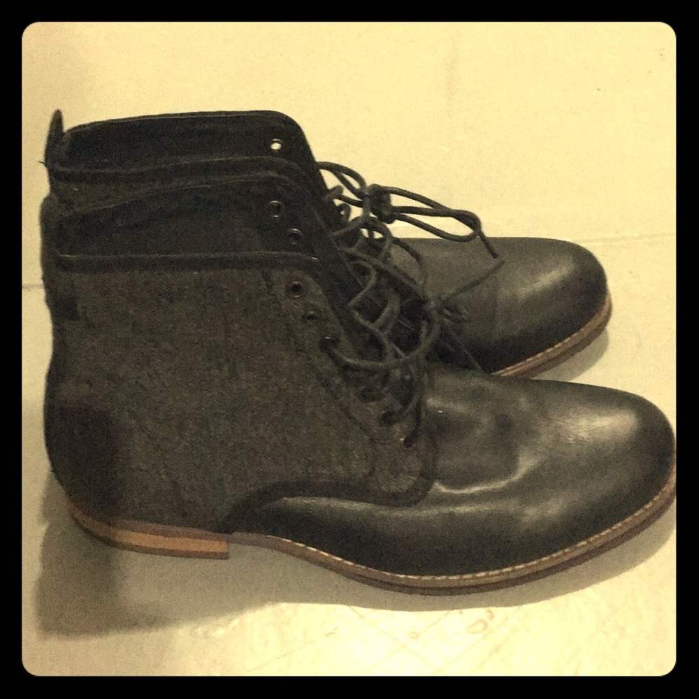 Men black boots!!!!!